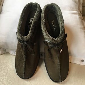 Vaneli High End Suede Slippers Comfy